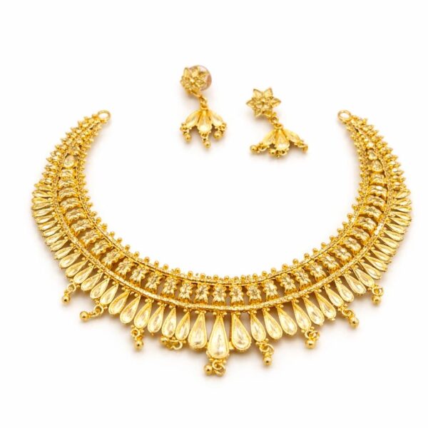 sleek necklace