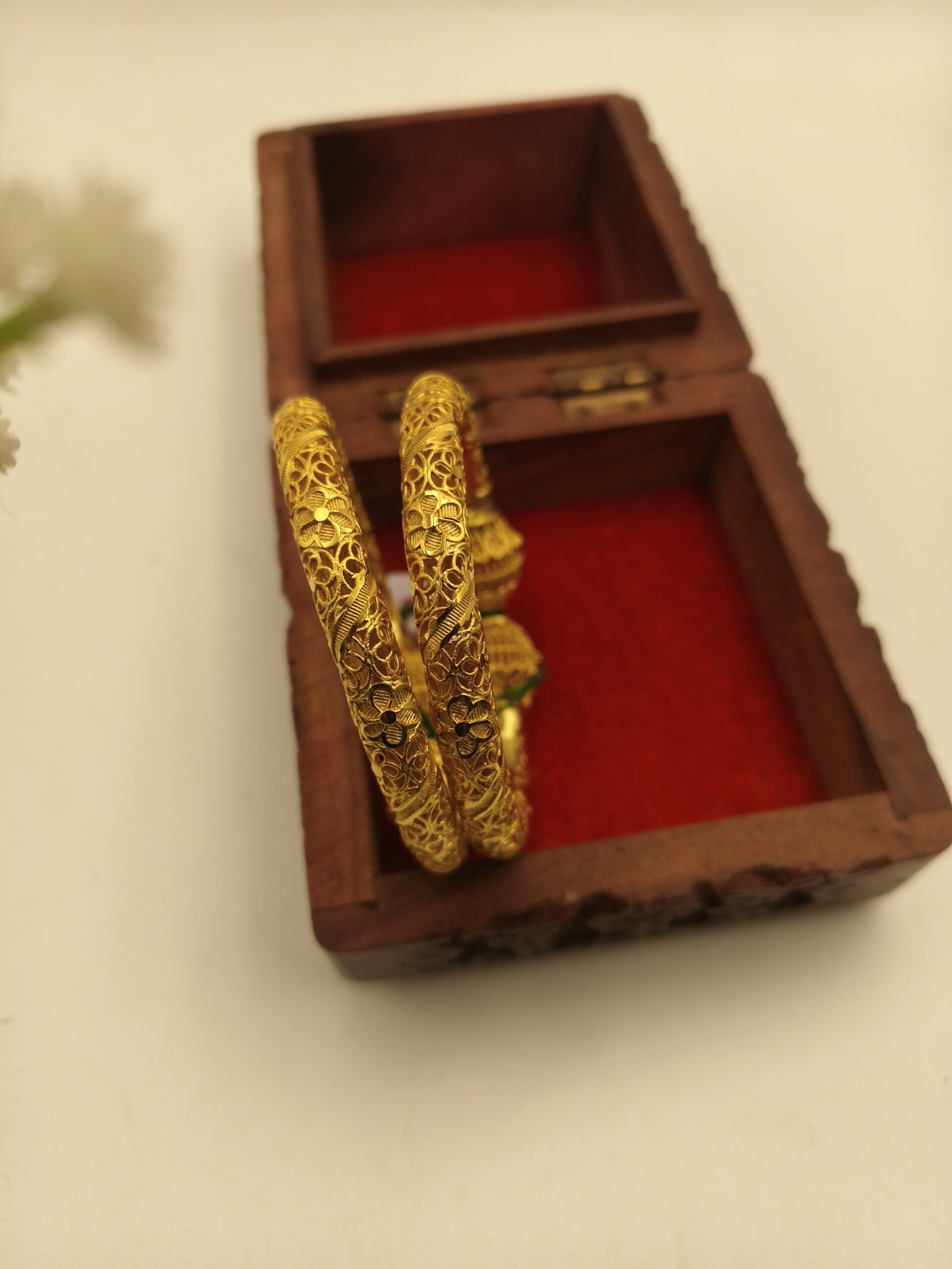 Traditional JAROYA BALA FRORAL DESIGN - Image 2