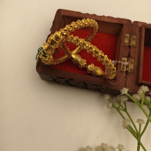 TRADITIONAL ROSHNI BALA - ELEGENT GOLD LOOK BANGLES