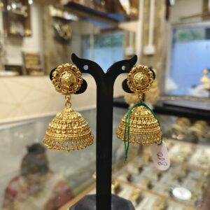 medium jhumka