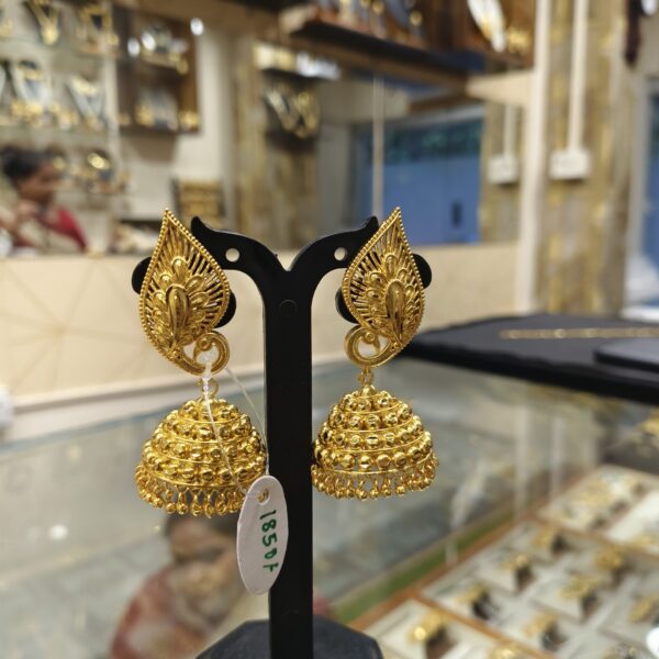 mayur jhumka