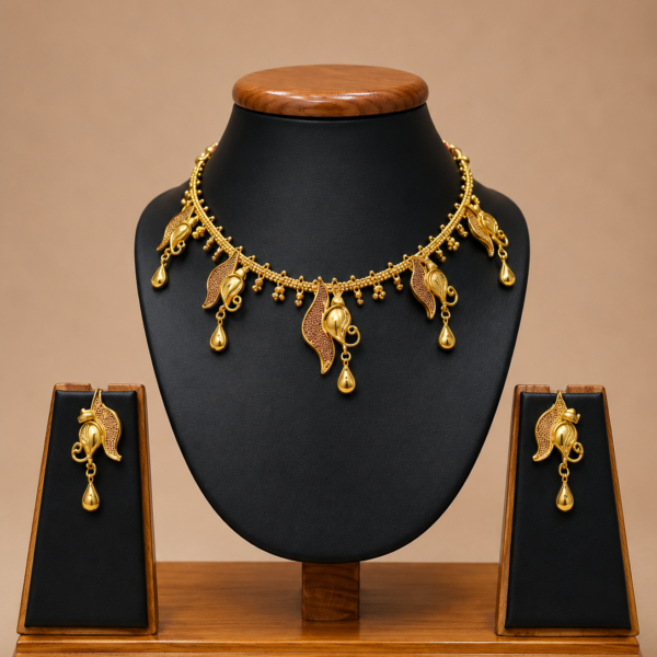 SANKHA NECKLACE