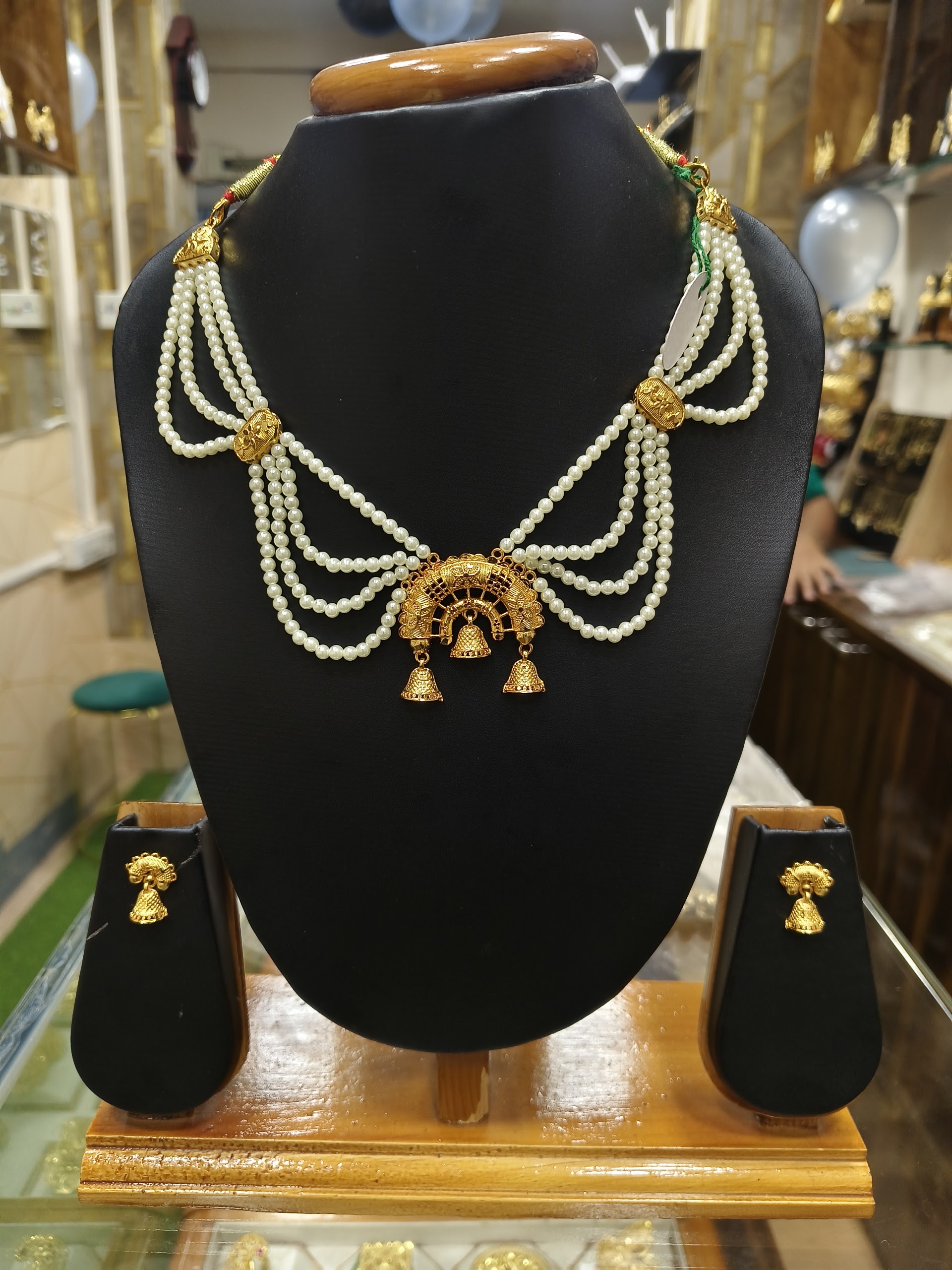 Pearl necklace