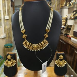 small necklace set