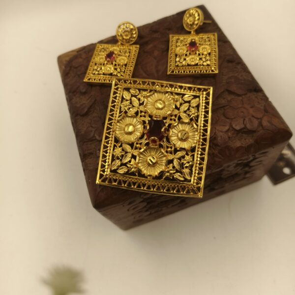 naksha rubi big pendent