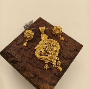 mohuya locket set