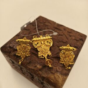 flower tassel pendent
