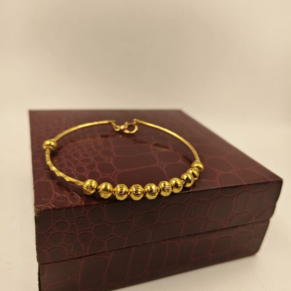 BALL BANGLE