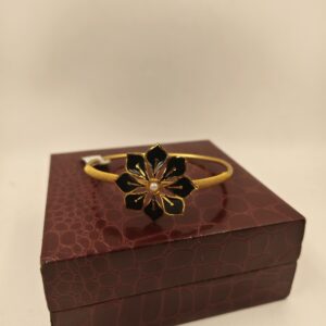 black mina flower