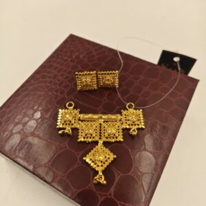 box tassel penent