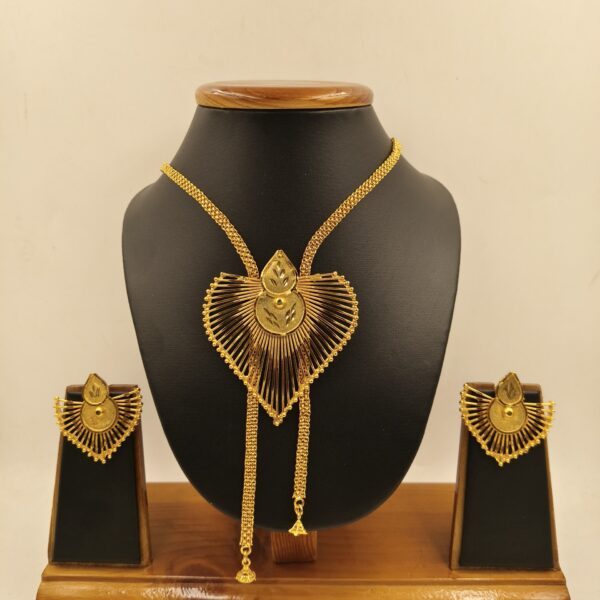 pekhom tie chain